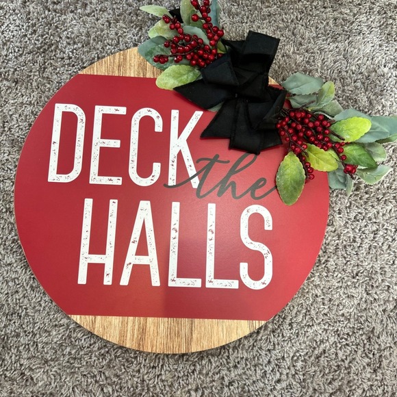 The Unbranded Brand Other - Deck the Halls Round Christmas Wall Decor with Berries and Bow